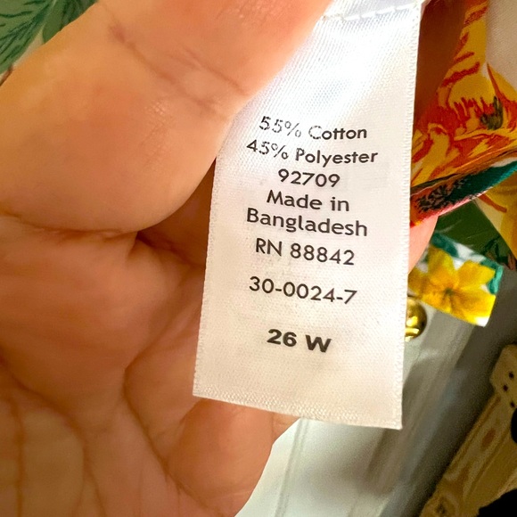 Roaman’s Woman’s Button Up Shirt - Picture 5 of 5